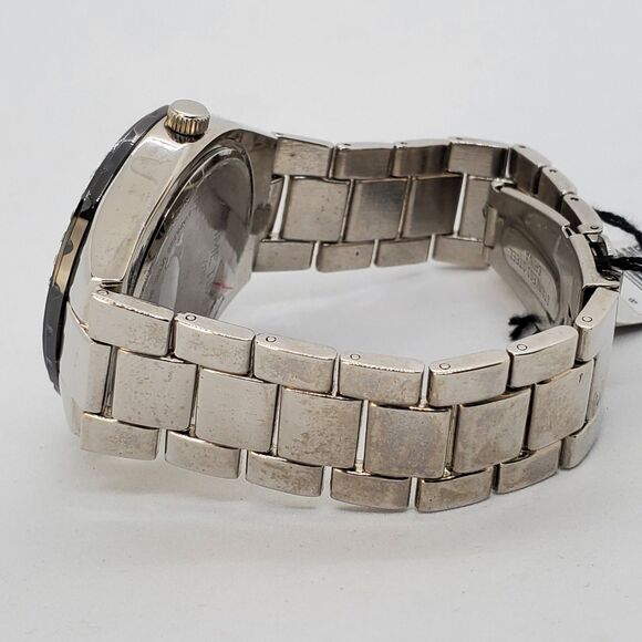 University of Wisconsin Badgers 40MM Women's Watch White Dial 6.5" New Battery - Picture 6 of 12